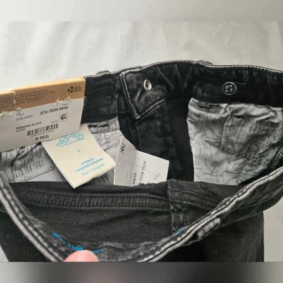 Thereabouts Girl's Black Jeans with Frayed Hem Bottoms Size 5, Straight Leg. - Picture 5 of 9